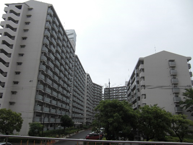 前代未聞の規模、900戸を超える神戸市のマンモス団地「ポートアイランド住宅」、住民が想いをひとつにして耐震改修を実現のサブ画像1_ポートアイランド住宅