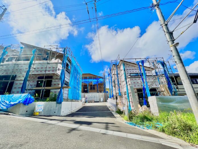 新横浜を身近に、穏やかな環境が広がる住宅地分譲住宅全13戸「ベルガーデン小机町」の特設ページを公開のメイン画像