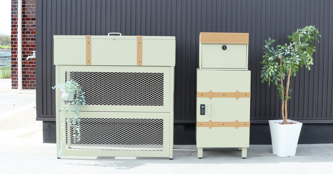 「ヤマソロ」エアコンの室外機をおしゃれにカバー！しかも収納庫付きのサブ画像2_左：室外機カバー（フラネ）　　　右：ポスト付き宅配ボックス（フラネ）