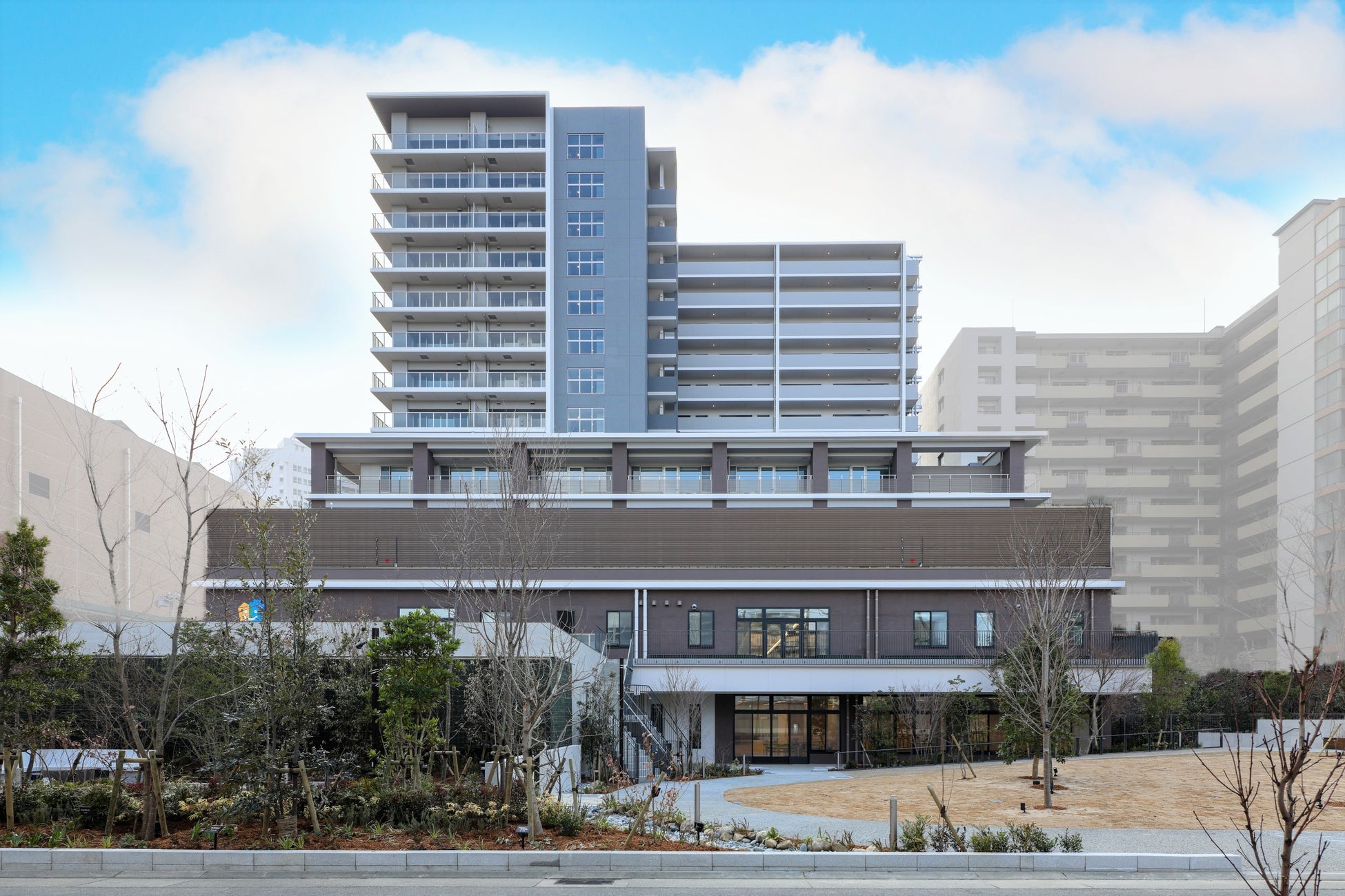 病院×住宅の複合施設「ASMACI神戸新長田」が完成のサブ画像1