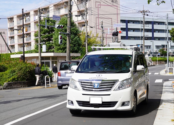 町田木曽住宅地域における「自動運転車両を活用した移動支援実証実験」報告書を公表のサブ画像2_実験車両
