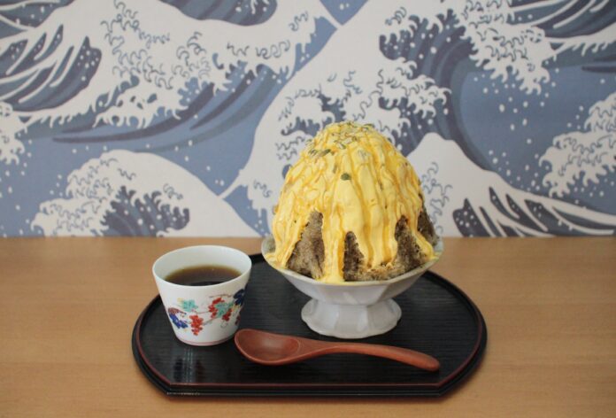 日本茶カフェ「八屋」で初秋に人気を集める”あの味”が今年も帰ってきた！毎年大好評の「栗かぼちゃクリームとほうじ茶のかき氷」が満を持して登場！のメイン画像