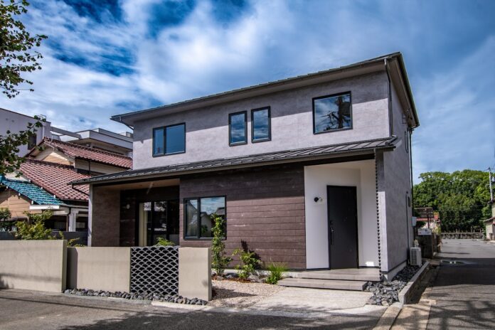 築38年の住まいを高断熱・高耐震住宅としてリノベーション　戸建性能向上リノベーション実証プロジェクト『TSUNAGU 三重の家』のメイン画像