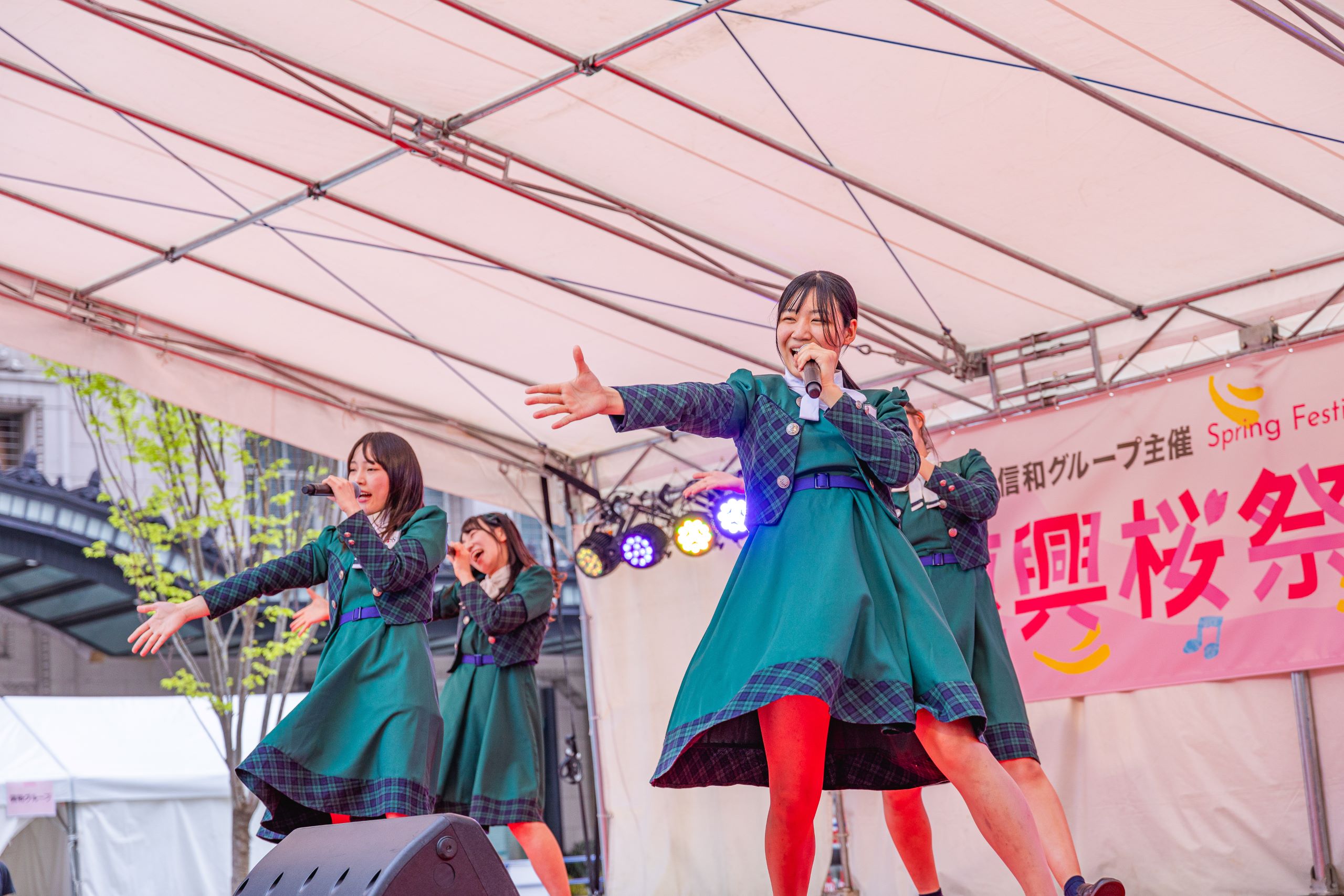 4月になんば広場で開催された「復興桜祭り」を通じて信和グループは石川県へ義援金3,274,532円を贈呈しました。のサブ画像15_KOBerrieS♪