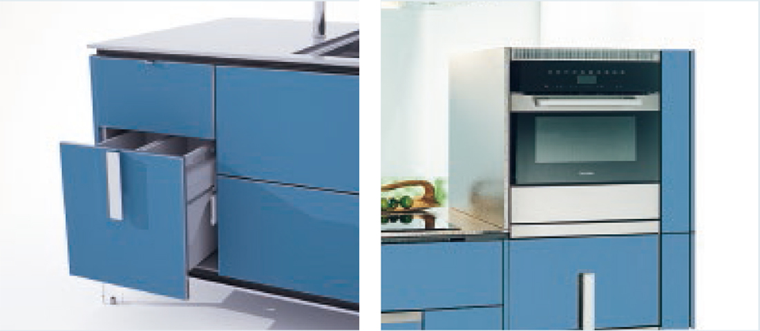 新作キッチン “進化した「ゼロ動線プラス」” 登場のサブ画像11_（左）新たに場所を選べるようになった「ダストボックス」。（右）目線の高さに加熱機器をビルトインすることも可能。