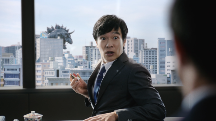 堺雅人さん主演のCMシリーズ『マイホームマン』第3弾 「戦いのその後篇」ついに”かいじゅう”を倒し平和な街に・・・！？ 8月16日 放送開始のメイン画像