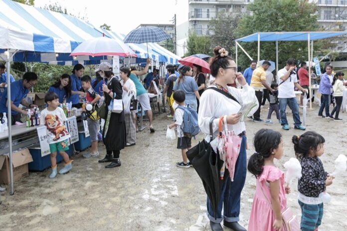 約150人が音楽や食を共に楽しみ、国籍や世代を超えたコミュニティをつなぐ　10月19日、四日市市のビレッジハウスで多文化共生イベントを開催のメイン画像