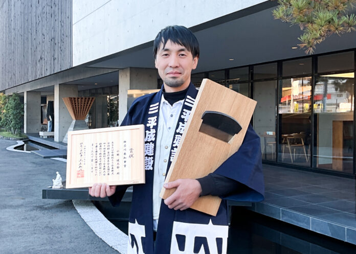 「第40回 全国削ろう会」薄削り競技・五寸鉋の部にて、平成建設の大工・小林健太郎が堂々優勝！のメイン画像