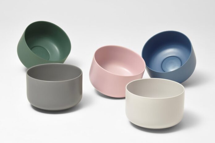 伝統の信楽焼を現代風にアレンジ　狭い場所にも収まるコンパクトな手洗器《リコロ》のメイン画像