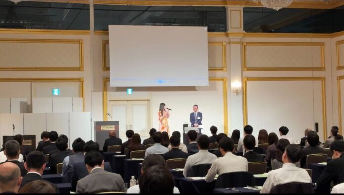 株式会社トーコーの採用向けのリクルート用オリジナルソングをMusic With（ミュージックウィズ）が制作。100名以上の社員の前で生歌唱を披露。のメイン画像