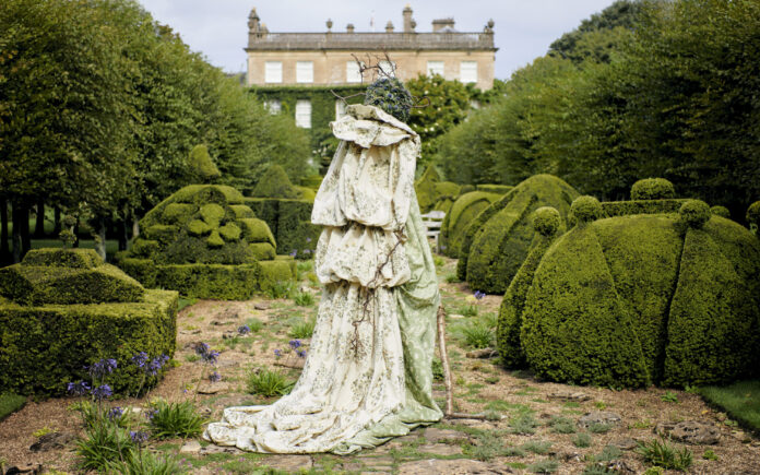 チャールズ国王が育んだ庭園をテーマにしたコレクション「Highgrove by Sanderson」が登場のメイン画像