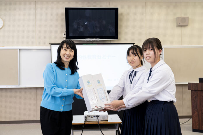 カシワバラグループ、NPO法人TGPを通じ、和歌山県内の小中学校に生理用ナプキンを寄贈のメイン画像