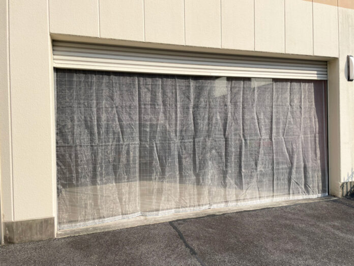 「かんたんシャッター網戸」発売開始のメイン画像