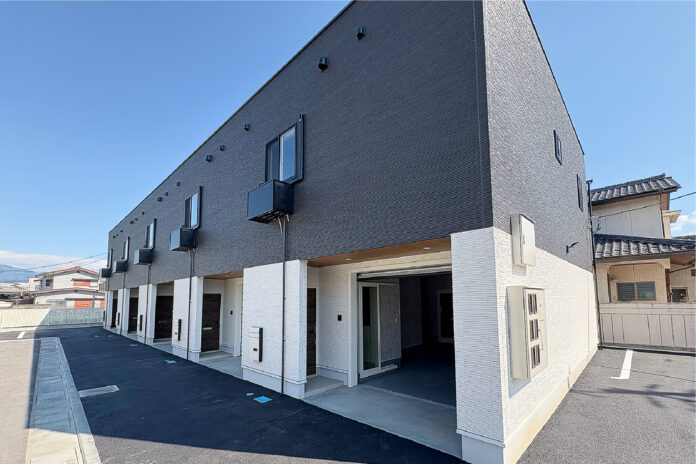 【イベントレポート】木製小屋キット・ガレージ販売の国内最大手「グリーンベル」が、ガレージ付き賃貸アパート「リーガ七沢」の完成見学会を開催のメイン画像