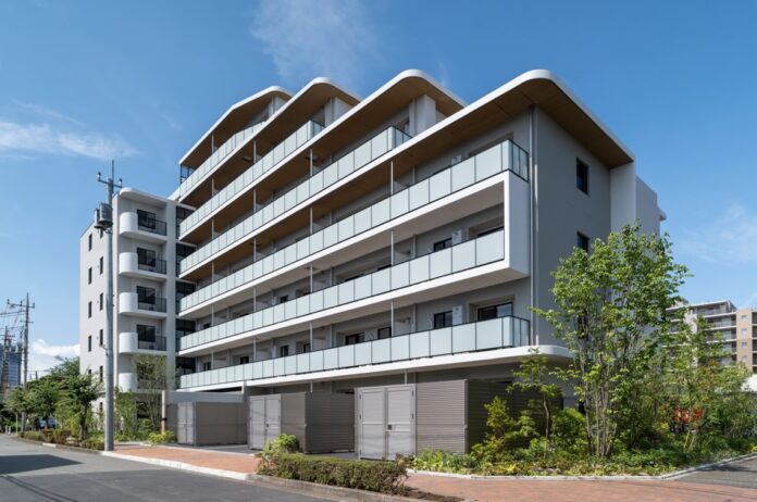 一部大型犬飼育・多頭飼いも可能、トリミングスペースを備えたサービス付きペット共生型賃貸マンション 「コンフォリア・リヴ八坂富士見」竣工のメイン画像