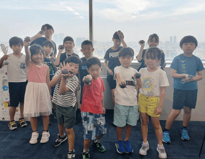 【イベントレポート】小学生親子がSDGs視点で夏休みの自由研究として「土と暮らしの関わり」を学ぶイベント『土のふしぎ発見！光るどろだんご教室2025』開催のメイン画像