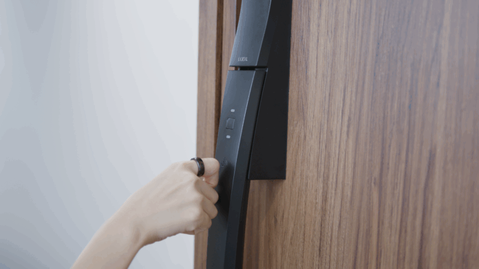 決済スマートリング「EVERING」が、LIXIL「FamiLock」に対応開始のメイン画像