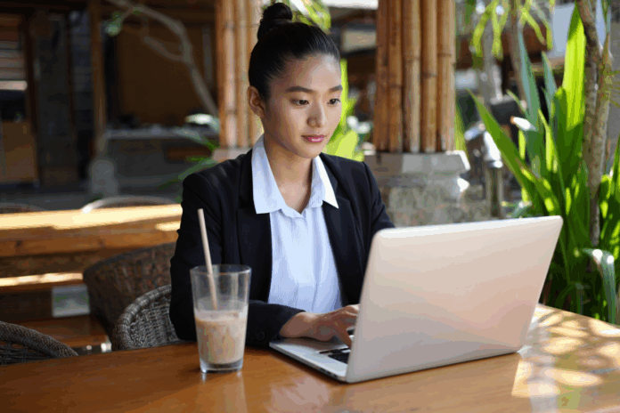 Japan Digital Nomad work 戦略：AirGlobalAgencyの新ハイブリッド戦略がデジタルノマドによる365日収益を解き放つ！のメイン画像