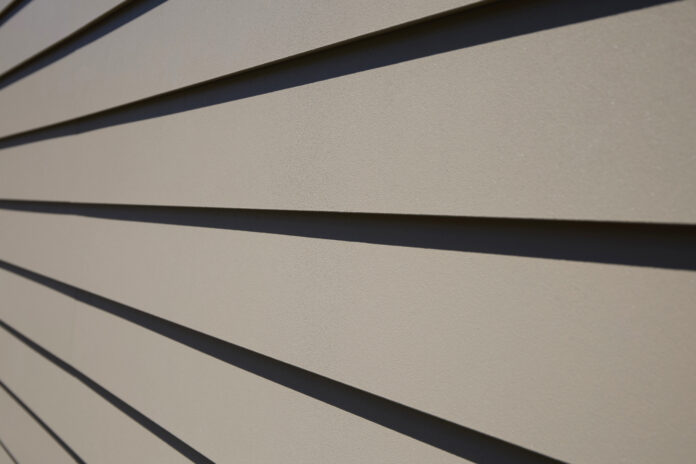 自然に溶け込み、空間を格上げする色合い。外壁材ラップサイディング エルタイプSCシリーズに新色「ブロングレージュ」を追加し発売！のメイン画像