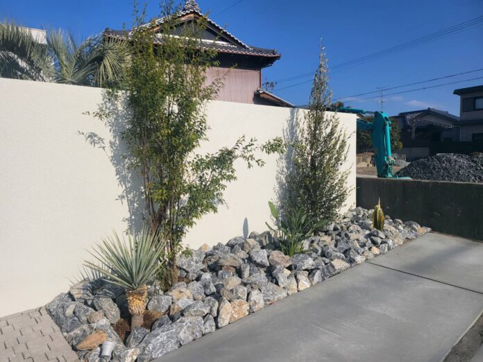 「駐車場に車が入らない…」マイホーム完成後に発覚した、ある家族の悲劇。なぜ、ハウスメーカーに“お任せ”の外構工事はこれほど危険なのか？正しい外構工事の知識を持ったFCの加盟募集を本格始動。のメイン画像