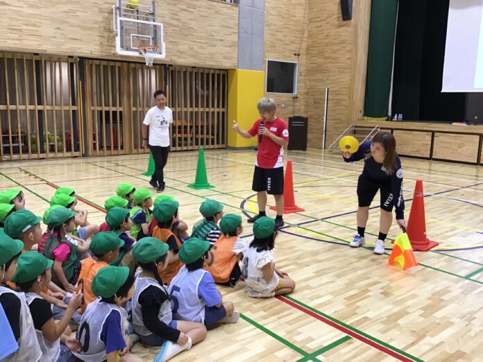 園児たちが初めてデフの世界を体験中央区立久松幼稚園にてデフスポーツ体験会を開催のメイン画像