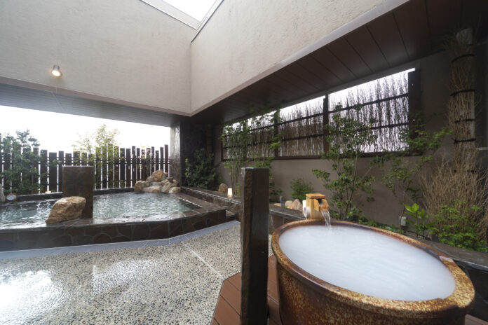 コスモスイニシアの分譲マンション入居者向けに、ビジネスホテル「ドーミーイン」の大浴場や、直営優待プログラム「詩季俱楽部」が利用できる新サービスを開始のメイン画像