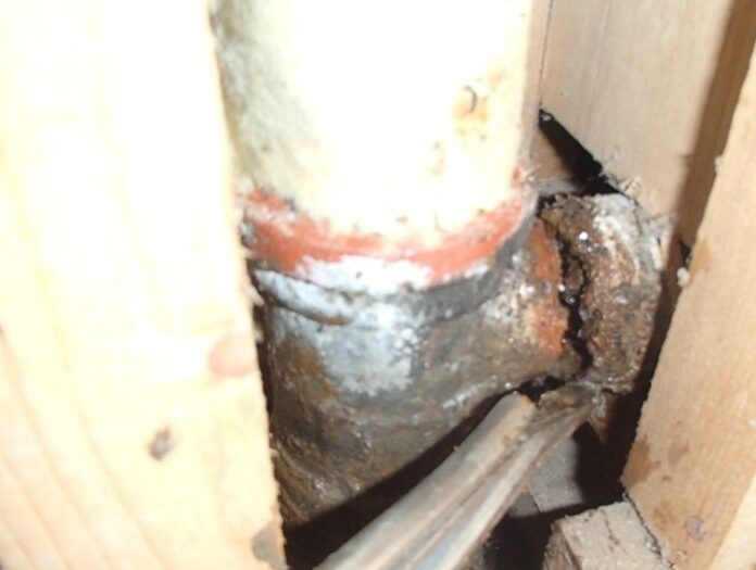 築古マンションの長寿命化に“配管再生”という選択肢 壁を壊さず、工期・コスト・居住者負担を抑える特許技術のメイン画像