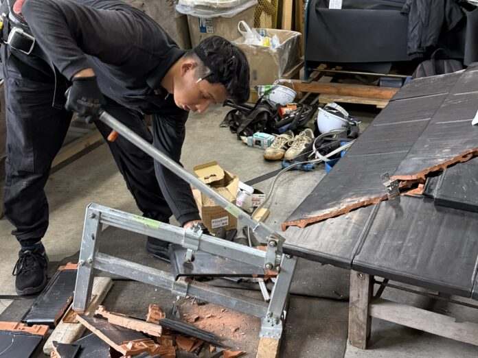 【毎日新聞に掲載】横浜・鶴見で89年。屋根の「成田屋商店」が語る、戦力となる外国人労働者のメイン画像