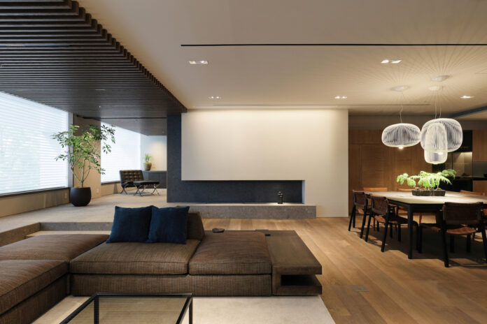 リノベーションの素材選びを、よりスマートに。テクスチャーの違いを「VRで体感」できるショールームのメイン画像