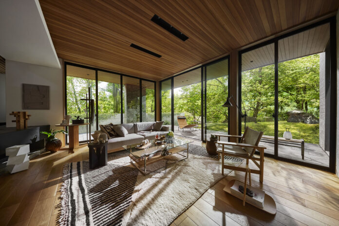 高い天井高で暮らしはどう変わる？オーナーさま840名に聞きました！のメイン画像