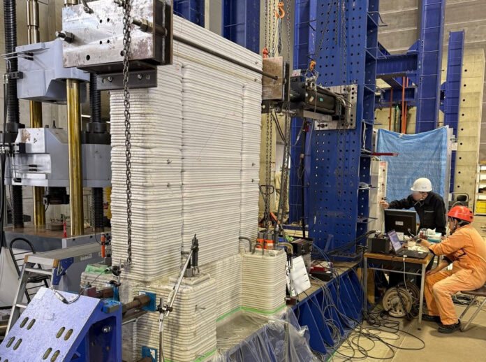 セレンディクス、東京大学と共同で3Dプリンター住宅に最適な構造を探る加力実験を実施のメイン画像