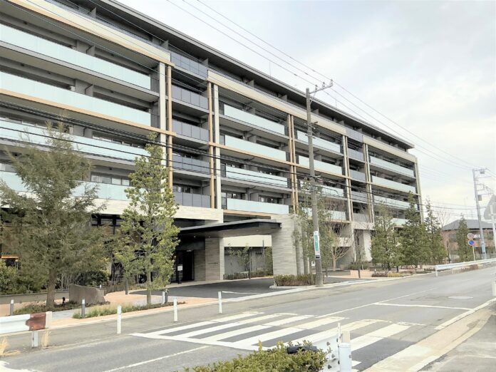 横浜市旭区に213邸が誕生！シニア向け分譲マンション『デュオセーヌ横濱二俣川』完成お披露目会開催。3/23（月）より入居開始。居住者専用シャトルバス「二俣川」駅行き運行、横浜駅までは2駅約13分。のメイン画像