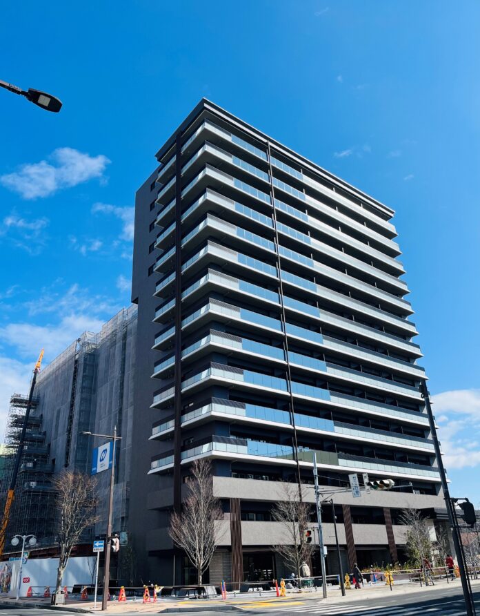 「チーノはちのへ」跡地、青森県最大規模の分譲マンション『デュオヒルズ八戸ザ・マークス』建物完成お披露目会を開催。ホテル・住宅・駐車場複合開発「ハチノスクエア」が街の新たなランドマークにのメイン画像