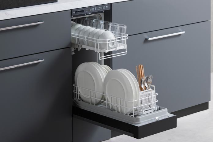 業界最小幅30㎝で約6人分の大容量（※1,2,3）当社初のビルトイン食器洗い乾燥機「LiBish slim30（リビッシュ スリムサーティ）」新発売のメイン画像