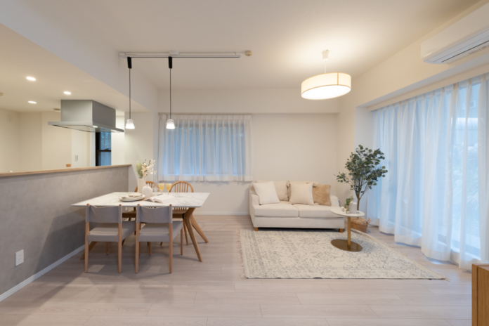 コスモスイニシアのリノベーションマンション事業 ZEH水準・省エネ基準目標値30％達成(ニュースリリース)のメイン画像