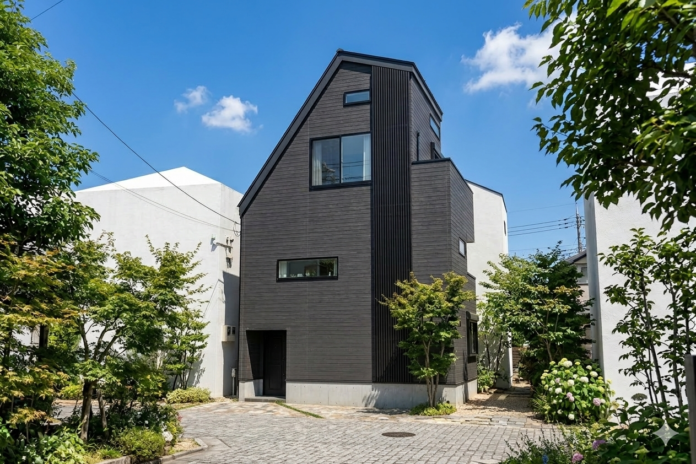 約11坪の狭小地でここまで実現|＋oneの空間提案を実現した木造3階建て住宅 完成見学会を開催のメイン画像