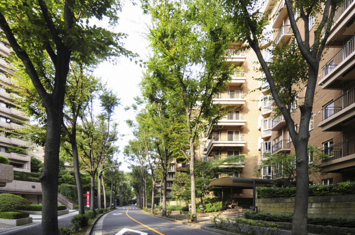 都心の100平米を超える住まいを提供する『R100 tokyo』会員調査による住みたいヴィンテージマンションランキングを発表のメイン画像